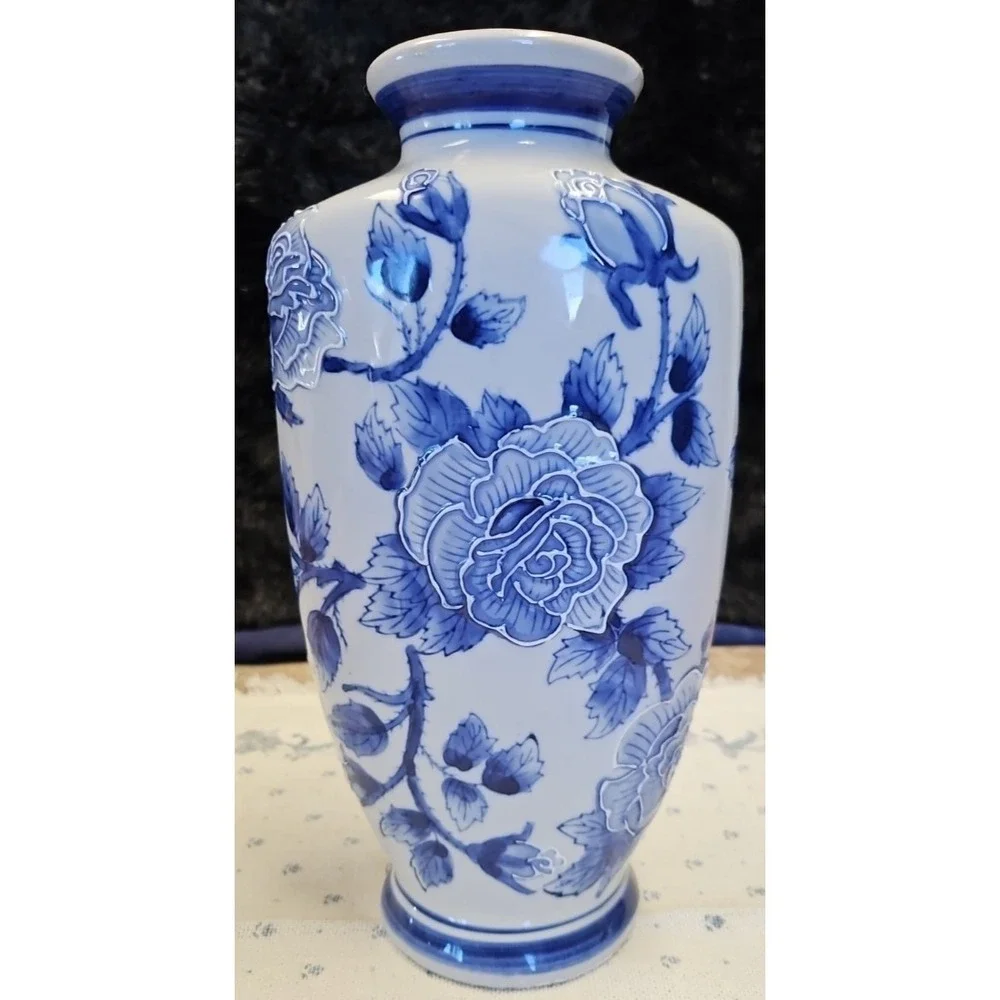 Blue and White Vase with Roses, Roses are outlined in the pottery so they show